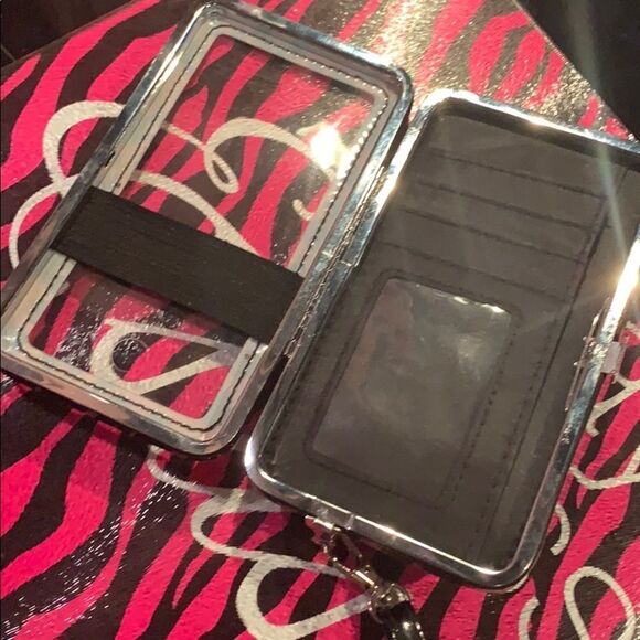 LeopardĀ printedĀ wristletsāā - Picture 4 of 4